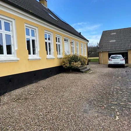 Gæstehus Hollændergården - havehus på Tåsinge ved sø og have Svendborg