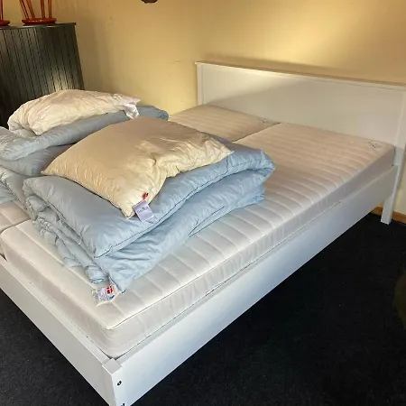 Hollændergården - havehus på Tåsinge ved sø og have Svendborg